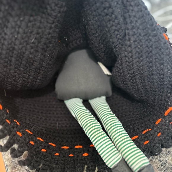 Vintage 1994 Tilda Witch Old Lady Crochet Orange Black Halloween - Picture 12 of 16